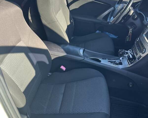 Белый Тойота Авенсис, объемом двигателя 1.8 л и пробегом 211 тыс. км за 11200 $, фото 3 на Automoto.ua