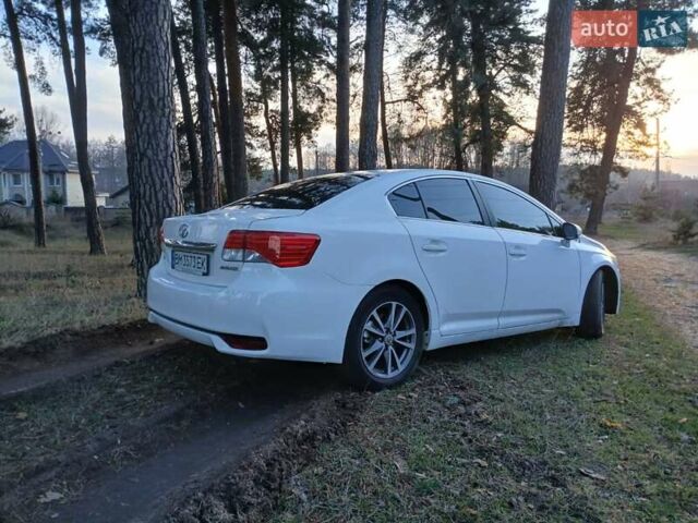 Белый Тойота Авенсис, объемом двигателя 2 л и пробегом 194 тыс. км за 9800 $, фото 3 на Automoto.ua
