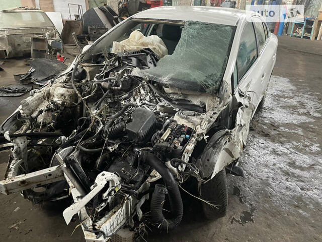 Білий Тойота Авенсіс, об'ємом двигуна 1.8 л та пробігом 280 тис. км за 1999 $, фото 7 на Automoto.ua