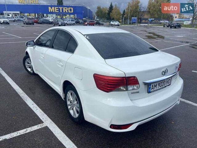 Белый Тойота Авенсис, объемом двигателя 1.8 л и пробегом 180 тыс. км за 11700 $, фото 1 на Automoto.ua