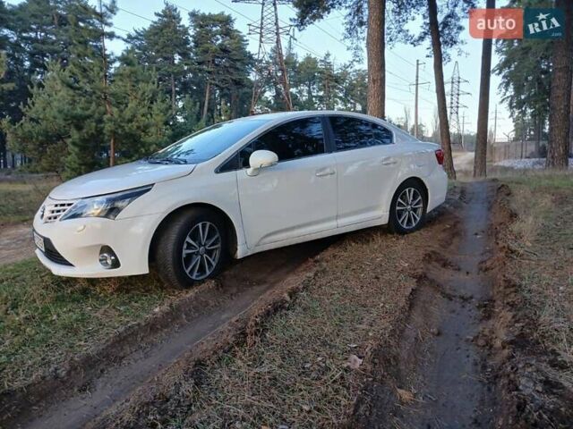Белый Тойота Авенсис, объемом двигателя 2 л и пробегом 194 тыс. км за 9800 $, фото 8 на Automoto.ua
