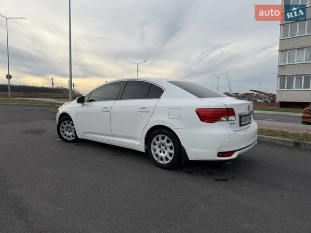 Белый Тойота Авенсис, объемом двигателя 1.8 л и пробегом 40 тыс. км за 12800 $, фото 4 на Automoto.ua