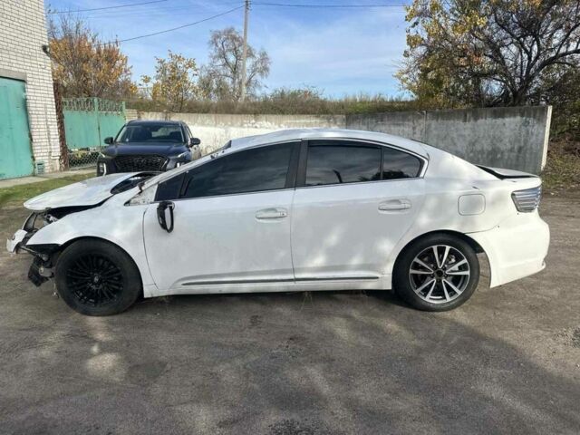 Белый Тойота Авенсис, объемом двигателя 2 л и пробегом 200 тыс. км за 3200 $, фото 6 на Automoto.ua