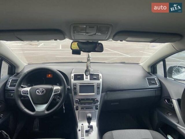 Белый Тойота Авенсис, объемом двигателя 1.8 л и пробегом 180 тыс. км за 11700 $, фото 10 на Automoto.ua