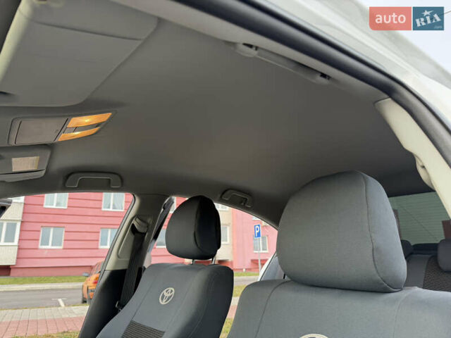 Белый Тойота Авенсис, объемом двигателя 1.8 л и пробегом 40 тыс. км за 12800 $, фото 18 на Automoto.ua