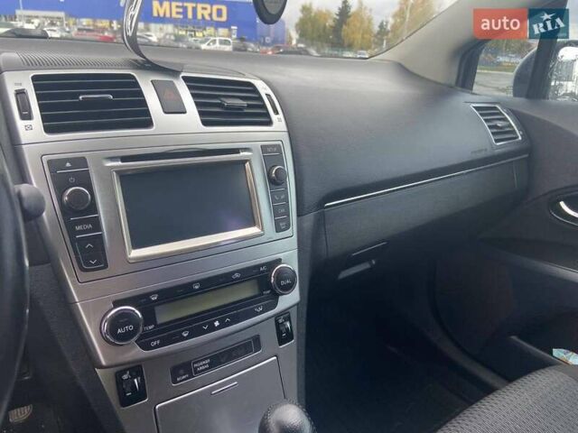 Белый Тойота Авенсис, объемом двигателя 1.8 л и пробегом 180 тыс. км за 11700 $, фото 15 на Automoto.ua