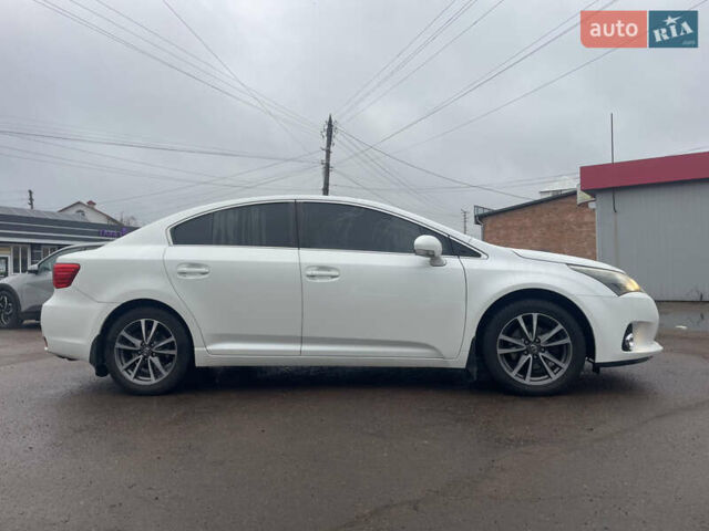 Белый Тойота Авенсис, объемом двигателя 1.8 л и пробегом 179 тыс. км за 11200 $, фото 5 на Automoto.ua