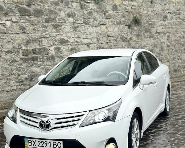 Белый Тойота Авенсис, объемом двигателя 1.8 л и пробегом 216 тыс. км за 10500 $, фото 1 на Automoto.ua