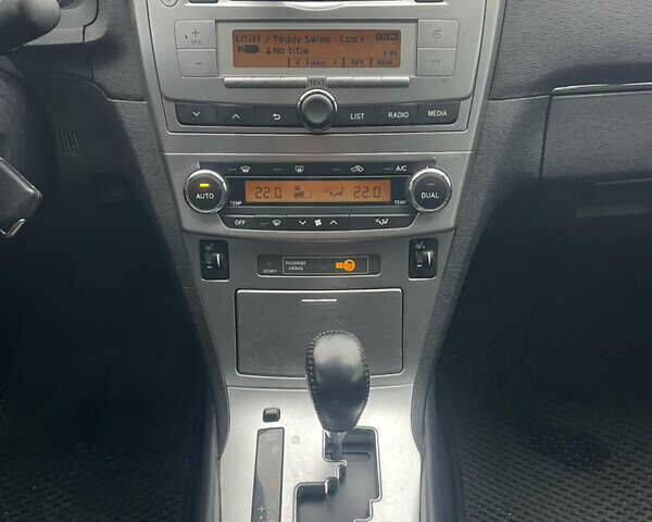 Белый Тойота Авенсис, объемом двигателя 1.8 л и пробегом 179 тыс. км за 11200 $, фото 17 на Automoto.ua
