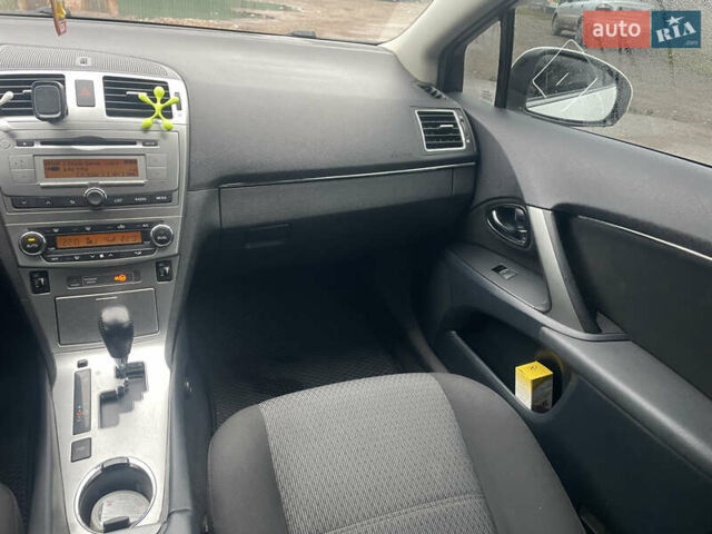 Белый Тойота Авенсис, объемом двигателя 1.8 л и пробегом 179 тыс. км за 11200 $, фото 16 на Automoto.ua