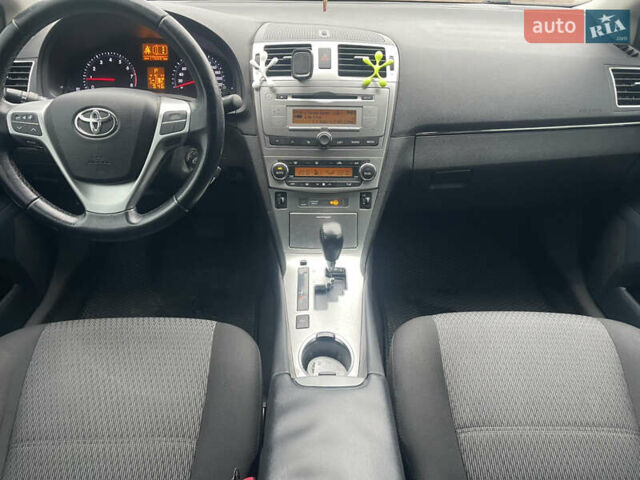 Белый Тойота Авенсис, объемом двигателя 1.8 л и пробегом 179 тыс. км за 11200 $, фото 15 на Automoto.ua