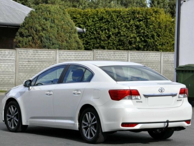 Белый Тойота Авенсис, объемом двигателя 2 л и пробегом 82 тыс. км за 8300 $, фото 5 на Automoto.ua