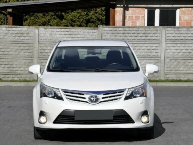 Белый Тойота Авенсис, объемом двигателя 2 л и пробегом 82 тыс. км за 8300 $, фото 1 на Automoto.ua