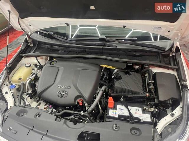 Белый Тойота Авенсис, объемом двигателя 1.6 л и пробегом 199 тыс. км за 14000 $, фото 11 на Automoto.ua