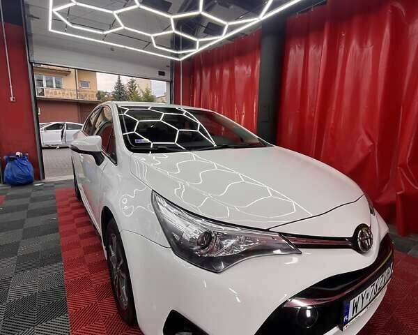 Белый Тойота Авенсис, объемом двигателя 1.6 л и пробегом 199 тыс. км за 14000 $, фото 17 на Automoto.ua