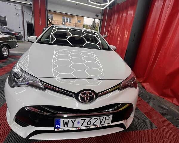 Белый Тойота Авенсис, объемом двигателя 1.6 л и пробегом 199 тыс. км за 14000 $, фото 14 на Automoto.ua