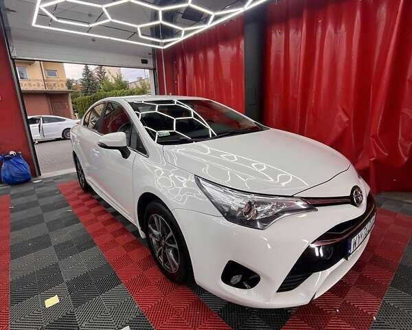 Белый Тойота Авенсис, объемом двигателя 1.6 л и пробегом 199 тыс. км за 14000 $, фото 16 на Automoto.ua