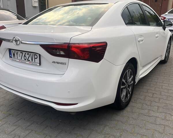 Белый Тойота Авенсис, объемом двигателя 1.6 л и пробегом 199 тыс. км за 14000 $, фото 3 на Automoto.ua