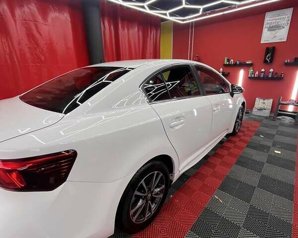 Белый Тойота Авенсис, объемом двигателя 1.6 л и пробегом 199 тыс. км за 14000 $, фото 21 на Automoto.ua