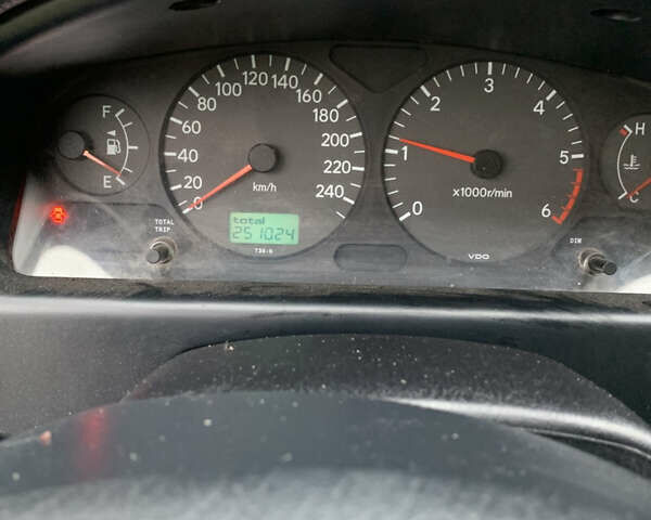 Белый Тойота Авенсис, объемом двигателя 2 л и пробегом 250 тыс. км за 3600 $, фото 12 на Automoto.ua