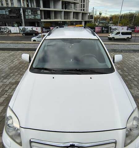 Белый Тойота Авенсис, объемом двигателя 1.99 л и пробегом 280 тыс. км за 4500 $, фото 6 на Automoto.ua