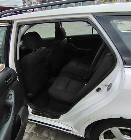 Белый Тойота Авенсис, объемом двигателя 1.99 л и пробегом 280 тыс. км за 4500 $, фото 7 на Automoto.ua