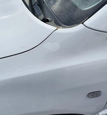 Белый Тойота Авенсис, объемом двигателя 1.99 л и пробегом 280 тыс. км за 4500 $, фото 10 на Automoto.ua