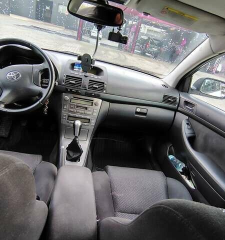 Белый Тойота Авенсис, объемом двигателя 1.99 л и пробегом 280 тыс. км за 4500 $, фото 3 на Automoto.ua