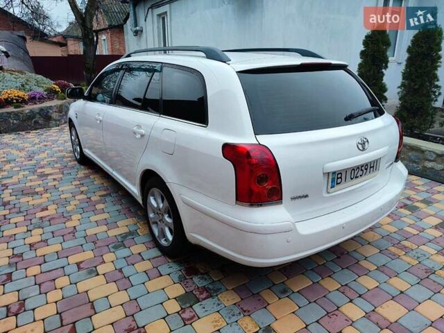 Белый Тойота Авенсис, объемом двигателя 2 л и пробегом 376 тыс. км за 5700 $, фото 1 на Automoto.ua