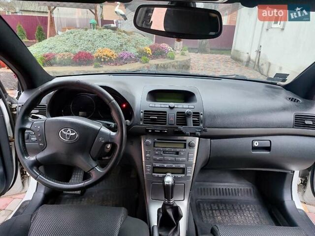 Белый Тойота Авенсис, объемом двигателя 2 л и пробегом 376 тыс. км за 5700 $, фото 16 на Automoto.ua