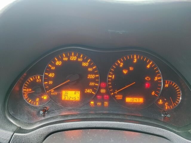 Белый Тойота Авенсис, объемом двигателя 2 л и пробегом 373 тыс. км за 2457 $, фото 3 на Automoto.ua