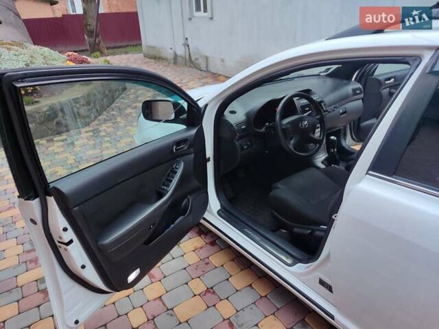 Белый Тойота Авенсис, объемом двигателя 2 л и пробегом 376 тыс. км за 5700 $, фото 14 на Automoto.ua