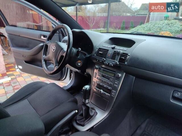 Белый Тойота Авенсис, объемом двигателя 2 л и пробегом 376 тыс. км за 5700 $, фото 20 на Automoto.ua