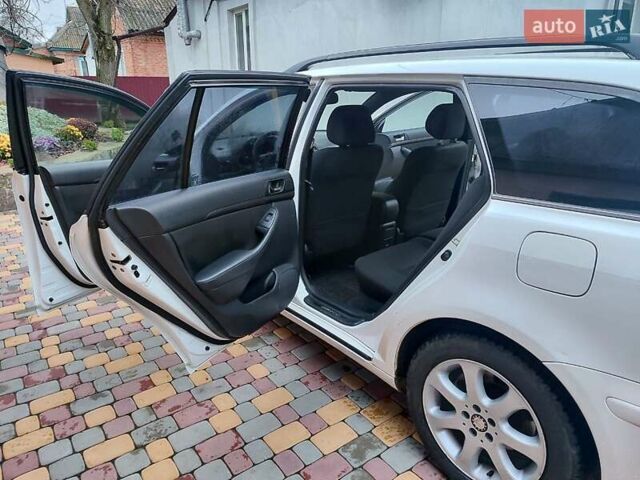 Белый Тойота Авенсис, объемом двигателя 2 л и пробегом 376 тыс. км за 5700 $, фото 12 на Automoto.ua
