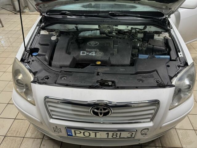 Белый Тойота Авенсис, объемом двигателя 2 л и пробегом 381 тыс. км за 3229 $, фото 15 на Automoto.ua