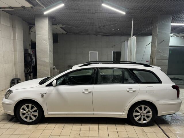 Белый Тойота Авенсис, объемом двигателя 2 л и пробегом 381 тыс. км за 3229 $, фото 1 на Automoto.ua