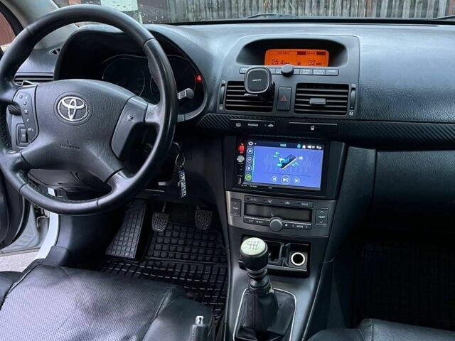 Белый Тойота Авенсис, объемом двигателя 2 л и пробегом 300 тыс. км за 2850 $, фото 6 на Automoto.ua