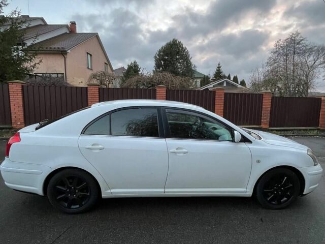 Белый Тойота Авенсис, объемом двигателя 2 л и пробегом 300 тыс. км за 2850 $, фото 4 на Automoto.ua