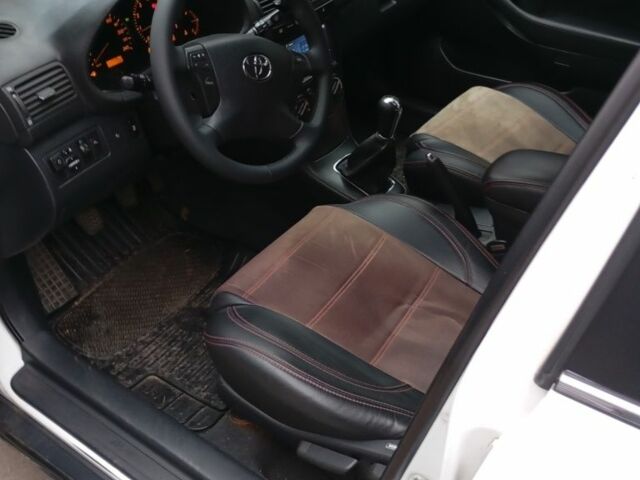 Білий Тойота Авенсіс, об'ємом двигуна 1.8 л та пробігом 240 тис. км за 5800 $, фото 6 на Automoto.ua