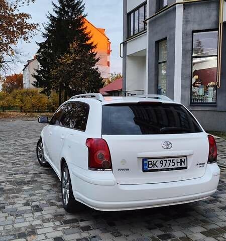 Белый Тойота Авенсис, объемом двигателя 2 л и пробегом 274 тыс. км за 6800 $, фото 6 на Automoto.ua