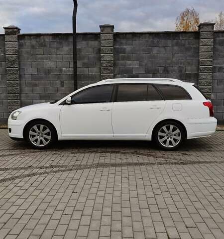 Белый Тойота Авенсис, объемом двигателя 2 л и пробегом 274 тыс. км за 6800 $, фото 2 на Automoto.ua