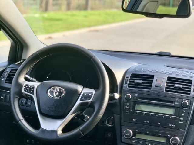 Белый Тойота Авенсис, объемом двигателя 2.2 л и пробегом 186 тыс. км за 7650 $, фото 13 на Automoto.ua