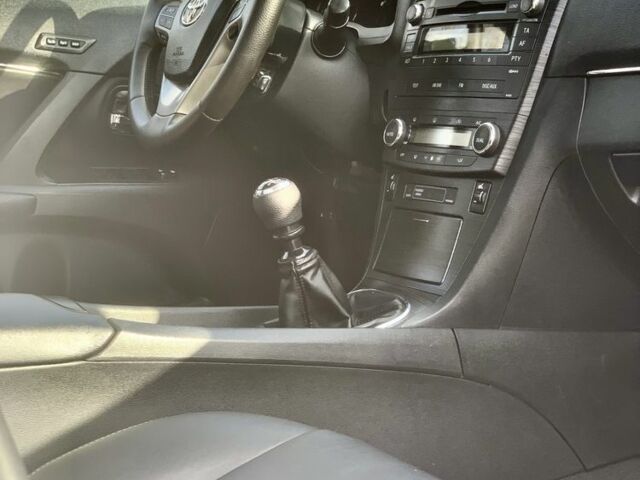 Белый Тойота Авенсис, объемом двигателя 2.2 л и пробегом 186 тыс. км за 7650 $, фото 13 на Automoto.ua