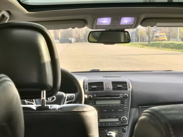 Белый Тойота Авенсис, объемом двигателя 2.2 л и пробегом 186 тыс. км за 7650 $, фото 15 на Automoto.ua