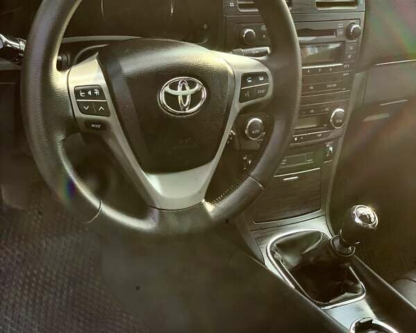Білий Тойота Авенсіс, об'ємом двигуна 2.2 л та пробігом 186 тис. км за 7650 $, фото 22 на Automoto.ua