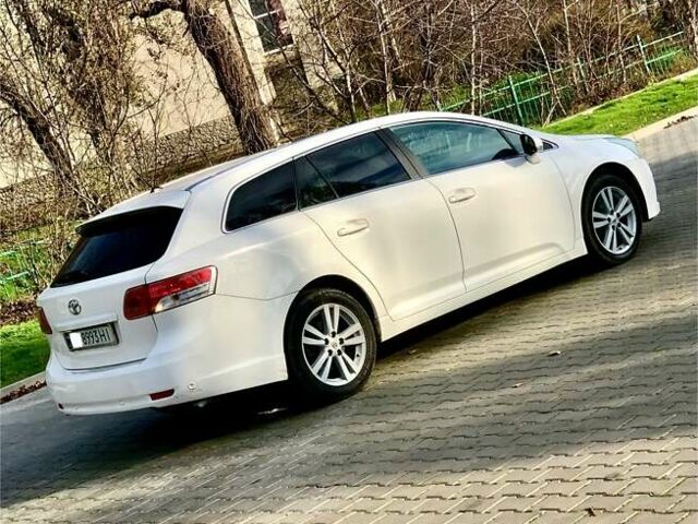 Білий Тойота Авенсіс, об'ємом двигуна 2.2 л та пробігом 186 тис. км за 7650 $, фото 9 на Automoto.ua