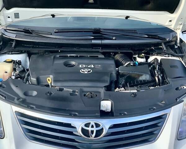 Білий Тойота Авенсіс, об'ємом двигуна 2.2 л та пробігом 186 тис. км за 7650 $, фото 16 на Automoto.ua