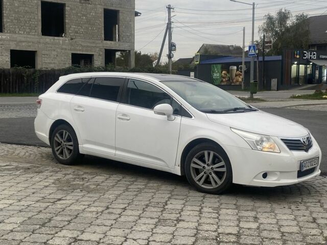 Білий Тойота Авенсіс, об'ємом двигуна 2.2 л та пробігом 241 тис. км за 7200 $, фото 4 на Automoto.ua