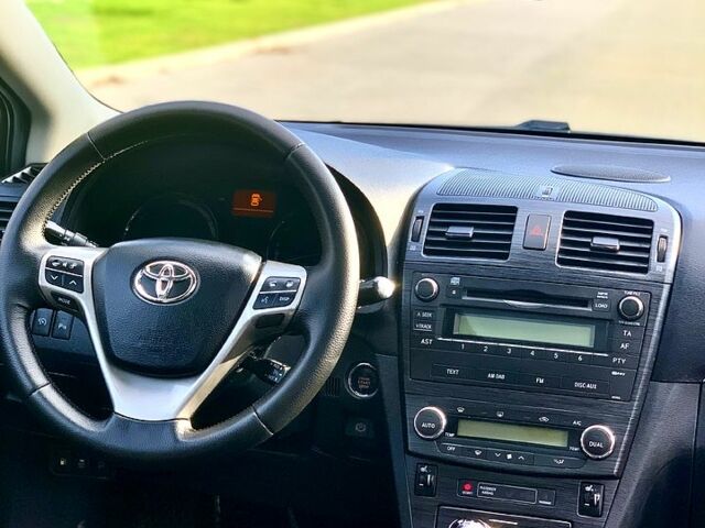 Белый Тойота Авенсис, объемом двигателя 2.2 л и пробегом 186 тыс. км за 7650 $, фото 8 на Automoto.ua