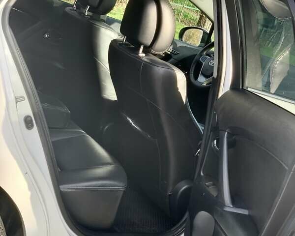 Білий Тойота Авенсіс, об'ємом двигуна 2.2 л та пробігом 186 тис. км за 7650 $, фото 38 на Automoto.ua